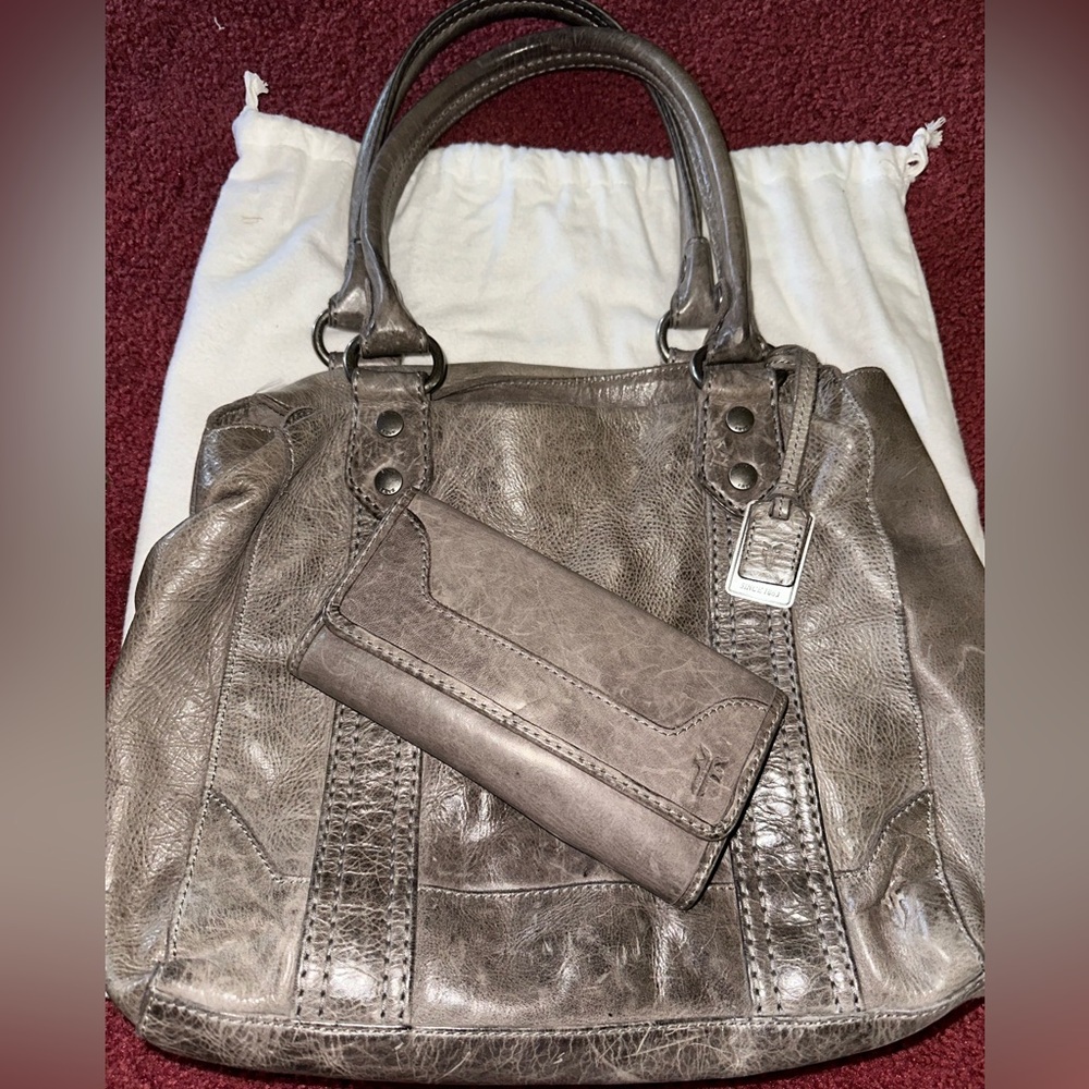 FRYE bag Classic Women's Leather Tote Bag in Gray With Matching Wallet